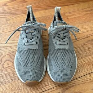 Gray Athletic Shoes for Men